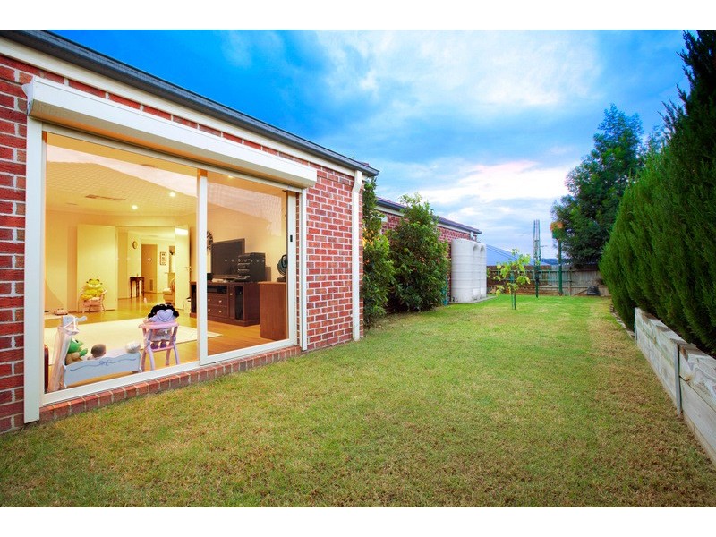 15 Wildflower Crescent, Narre Warren South VIC 3805