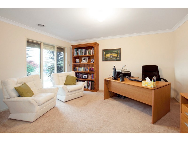 15 Wildflower Crescent, Narre Warren South VIC 3805