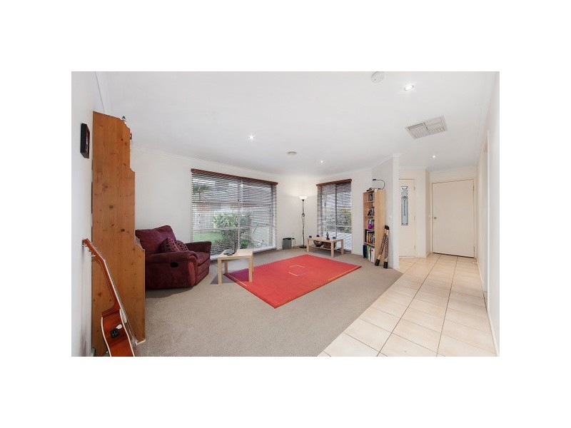 11 McCubbin Way, Berwick VIC 3806