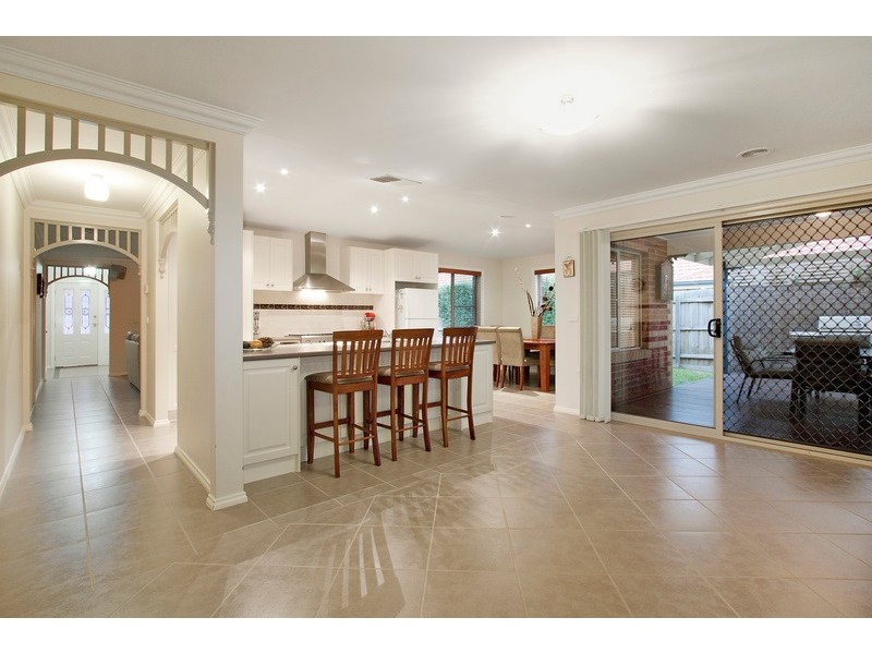 34 Sittella Drive, Berwick VIC 3806