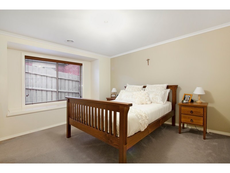 34 Sittella Drive, Berwick VIC 3806