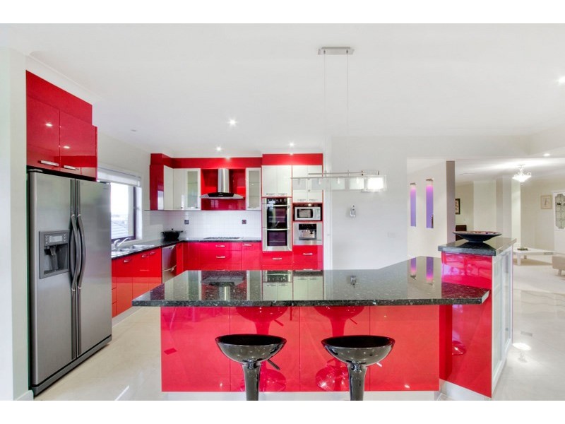 25 Highvale Crescent, Berwick VIC 3806