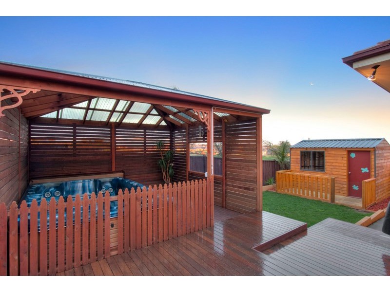 25 Highvale Crescent, Berwick VIC 3806