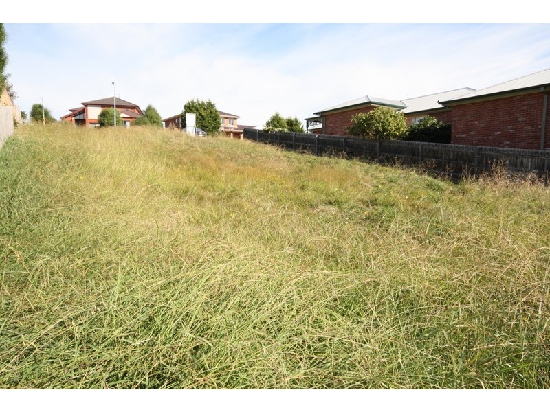 70 Telford Drive, Berwick VIC 3806