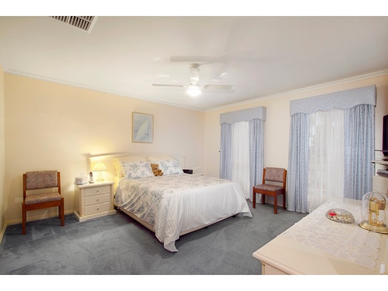 9 Lisson Court, Berwick VIC 3806