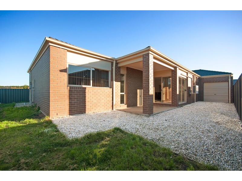 2 Aldous Place, Cranbourne North VIC 3977