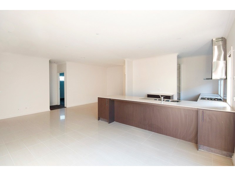 2 Aldous Place, Cranbourne North VIC 3977