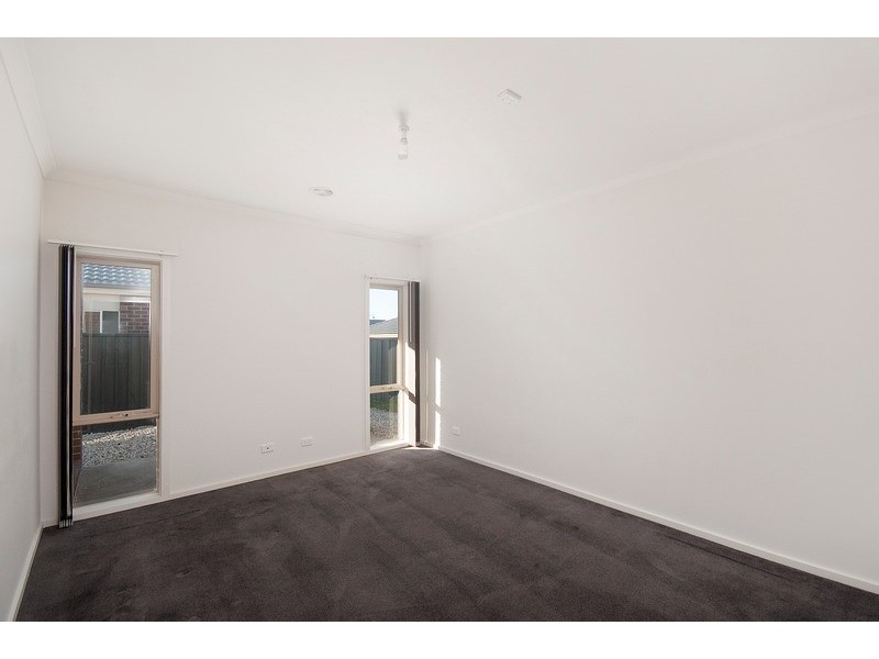 2 Aldous Place, Cranbourne North VIC 3977