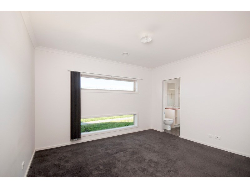 2 Aldous Place, Cranbourne North VIC 3977