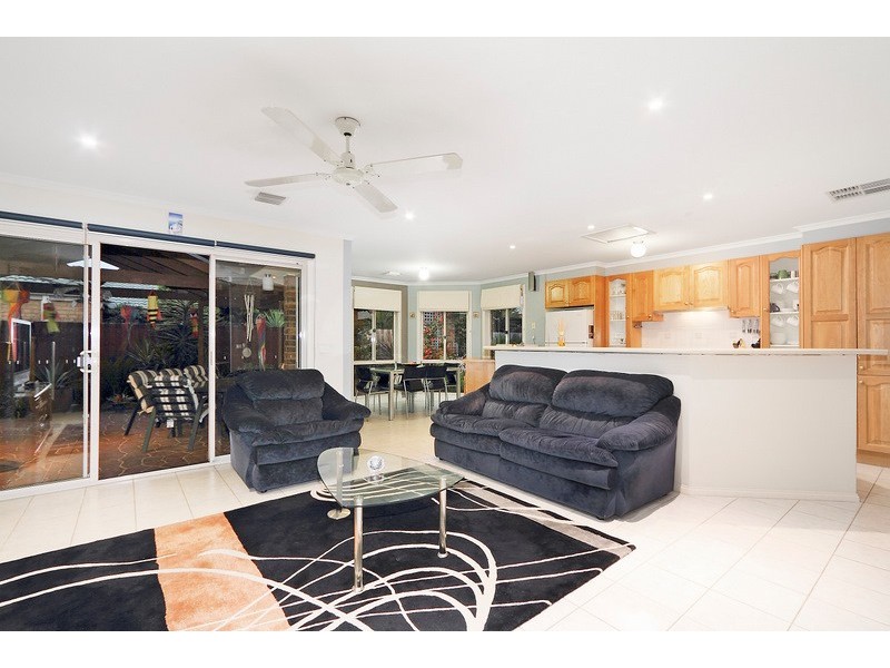 5 Danehill Grove, Berwick VIC 3806