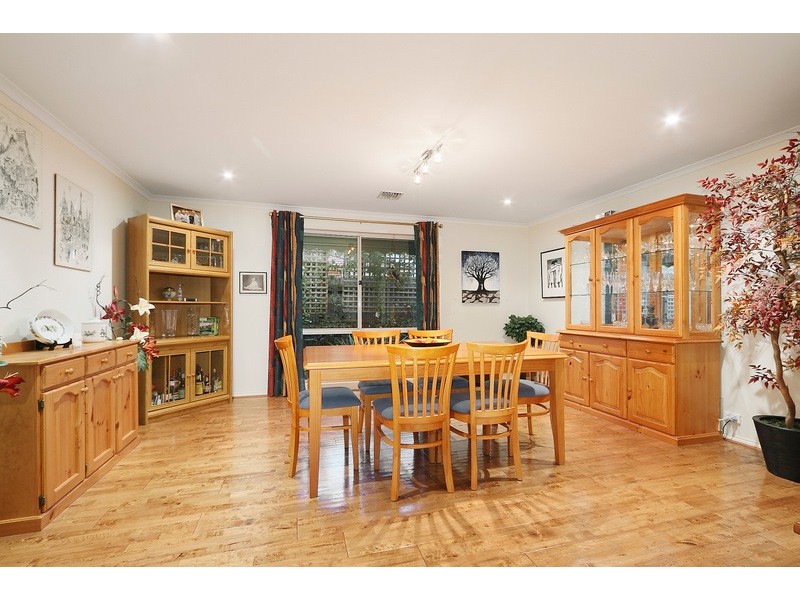 5 Danehill Grove, Berwick VIC 3806