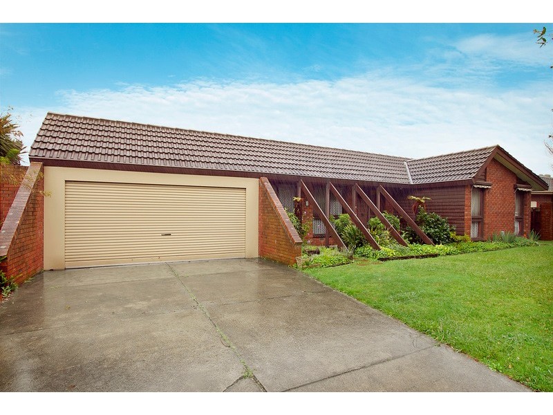 6 James Cook Drive, Endeavour Hills VIC 3802