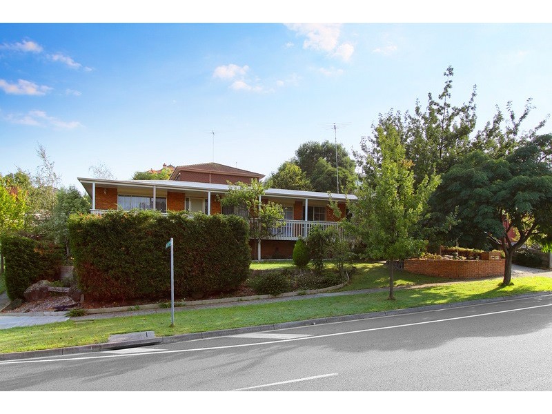 13 Barellan Mews, Berwick VIC 3806