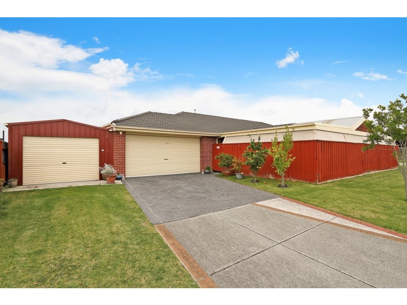 16 Ashmore Avenue, Narre Warren South VIC 3805