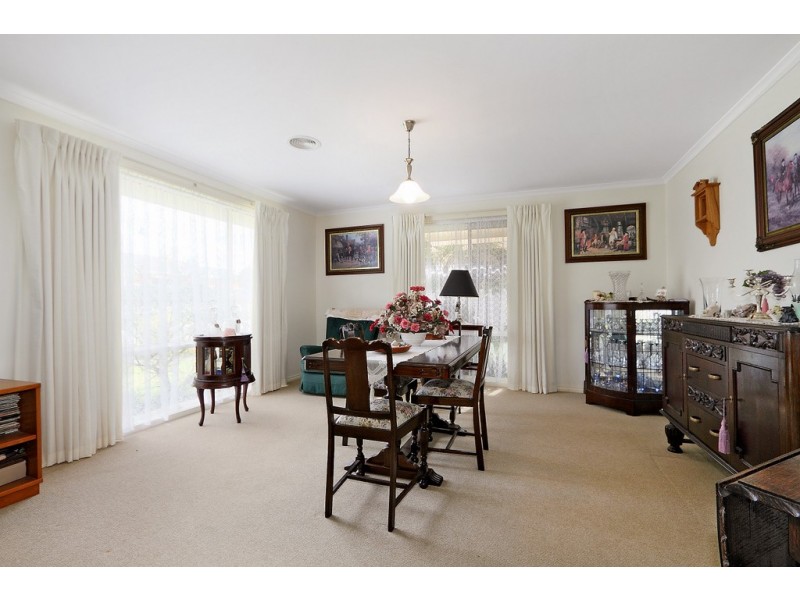 16 Ashmore Avenue, Narre Warren South VIC 3805