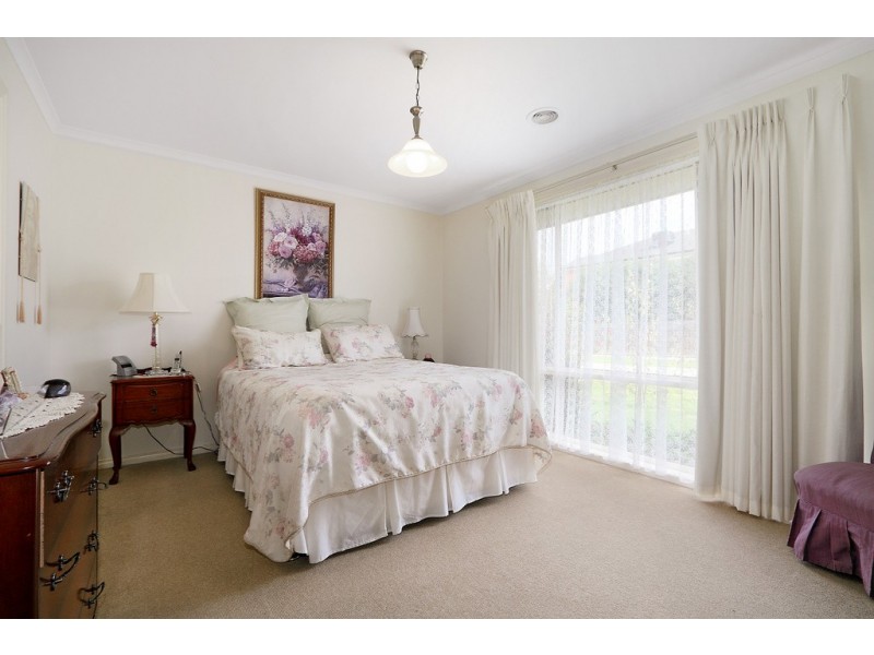 16 Ashmore Avenue, Narre Warren South VIC 3805