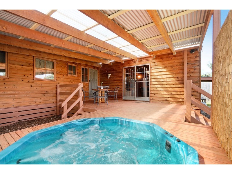 42 Cheviot Avenue, Berwick VIC 3806