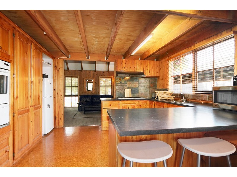 42 Cheviot Avenue, Berwick VIC 3806