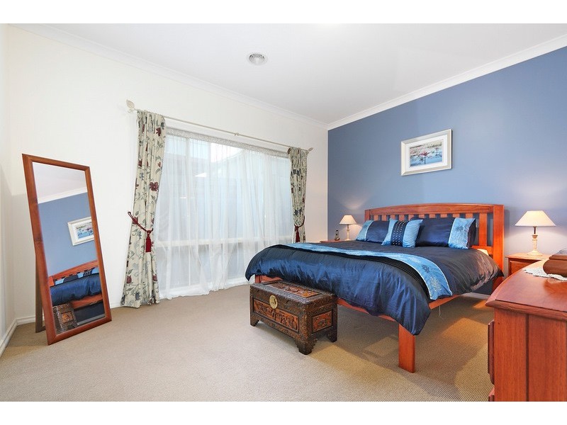 27 Blake Street, Berwick VIC 3806