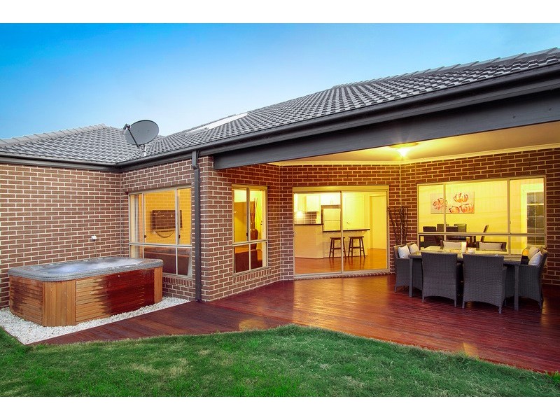 3 Dairy Close, Officer VIC 3809