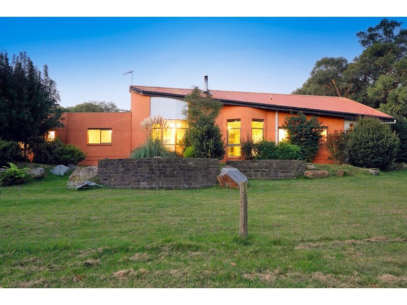 102 Blumm Road, Belgrave South VIC 3160