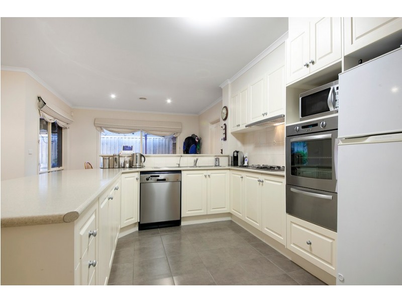 31 Ridgemont Drive, Berwick VIC 3806