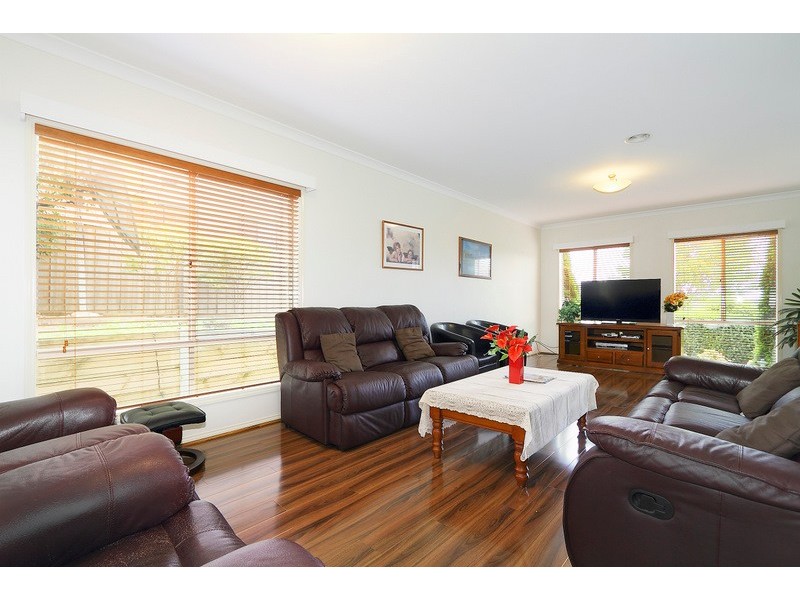 18 Ridgemont Drive, Berwick VIC 3806