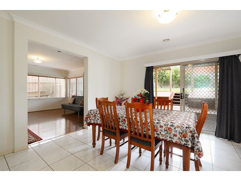 18 Ridgemont Drive, Berwick VIC 3806