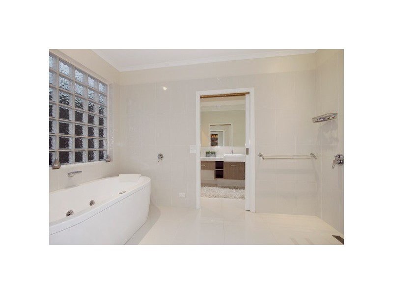 38 Kramer Drive, Berwick VIC 3806