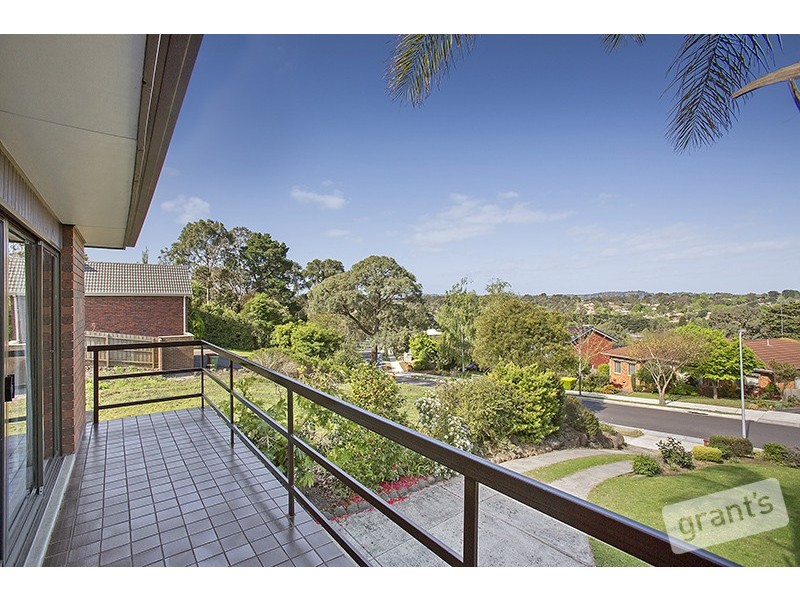 26 Outlook Drive, Berwick VIC 3806