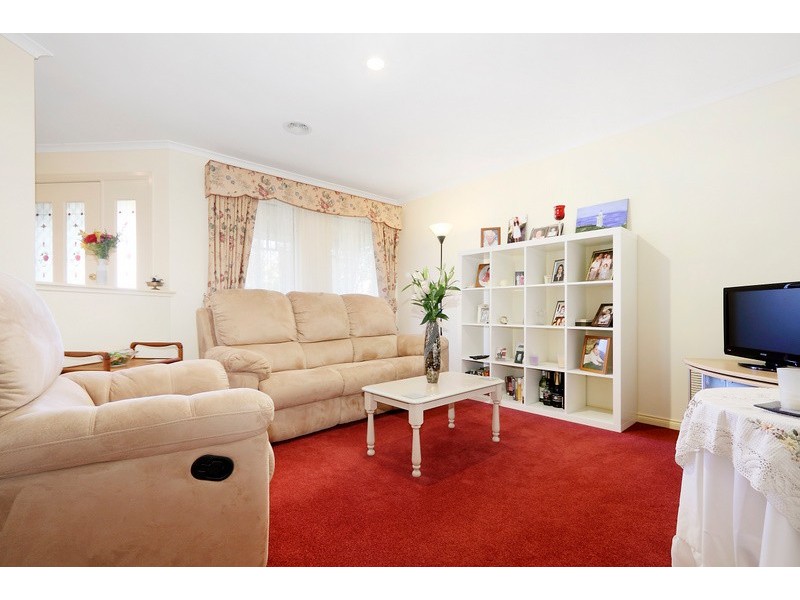 8 Sue Place, Berwick VIC 3806