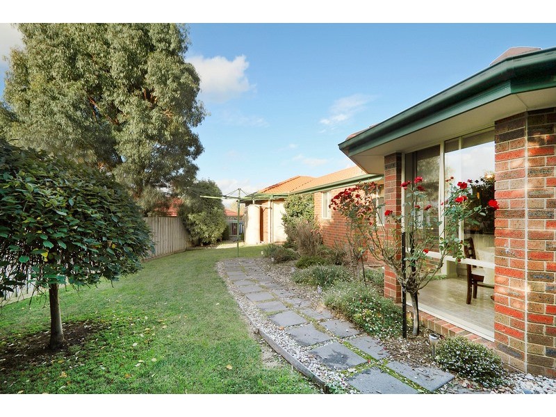 8 Sue Place, Berwick VIC 3806