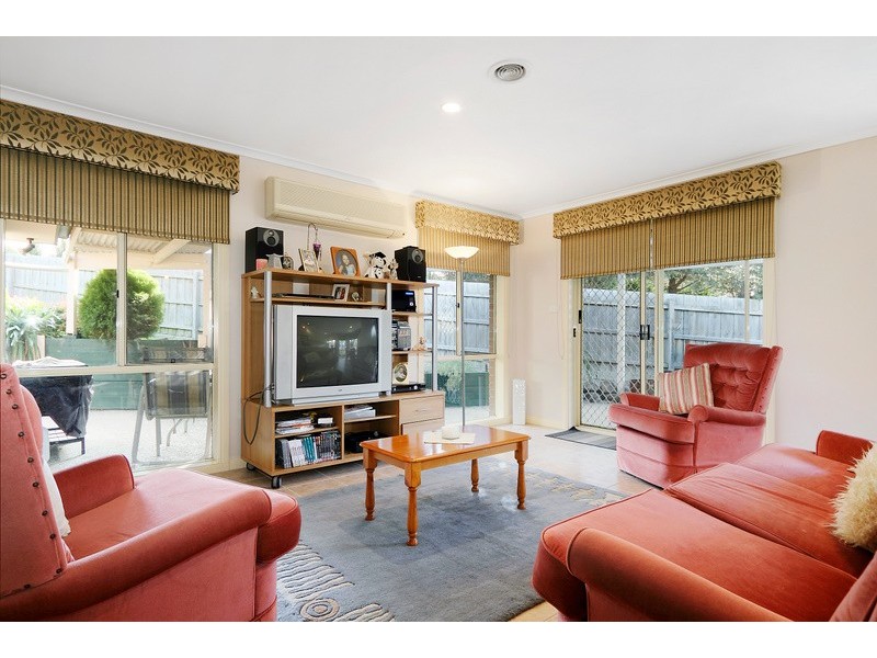 8 Sue Place, Berwick VIC 3806