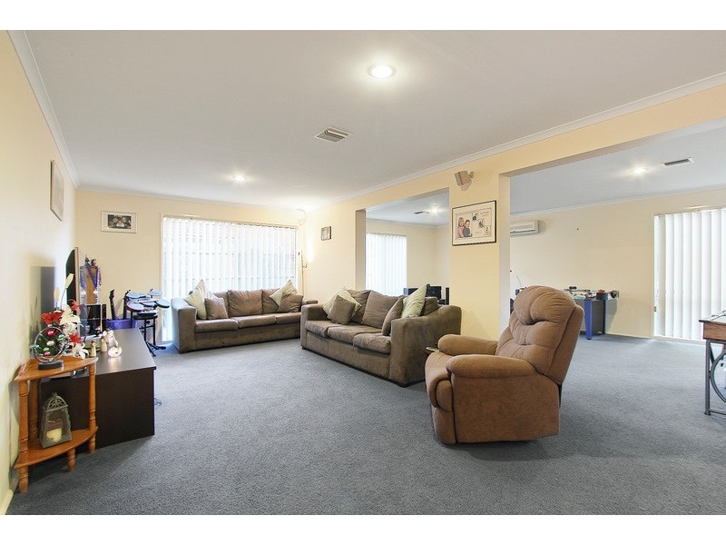 11 Fabriano Place, Narre Warren South VIC 3805