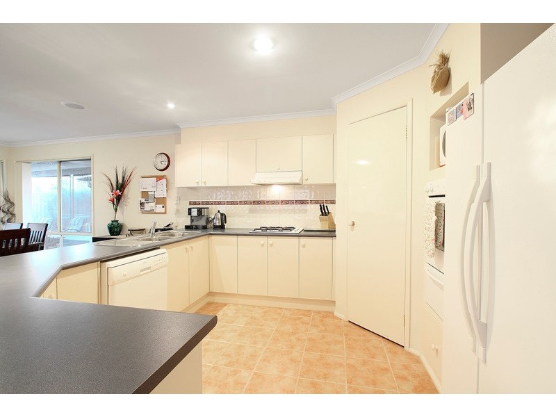 11 Fabriano Place, Narre Warren South VIC 3805