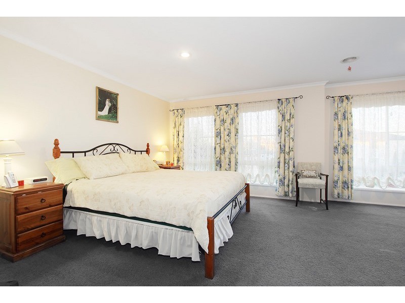 11 Fabriano Place, Narre Warren South VIC 3805