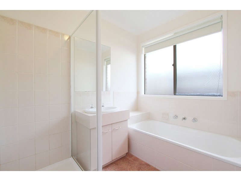 8 Jason Close, Berwick VIC 3806