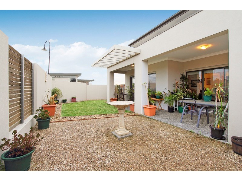 8 Meridian Circuit, Berwick VIC 3806
