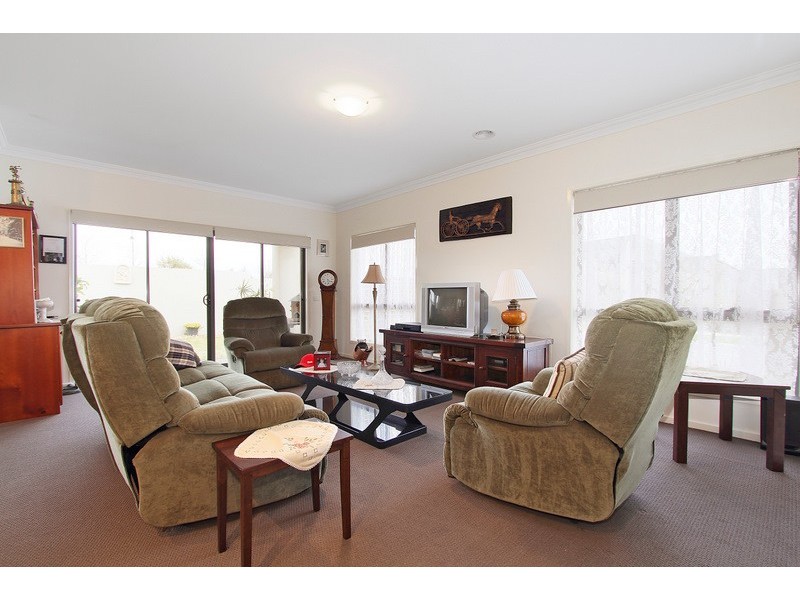 8 Meridian Circuit, Berwick VIC 3806