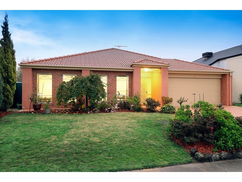 17 Harrington Drive, Narre Warren South VIC 3805