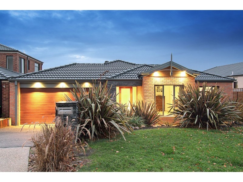 5 Glade Court, Berwick VIC 3806