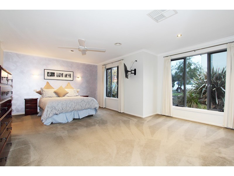 5 Glade Court, Berwick VIC 3806