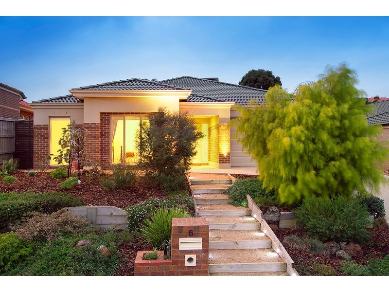 6 Landra Court, Berwick VIC 3806