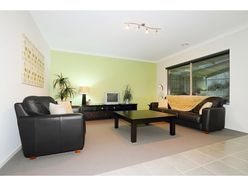 6 Landra Court, Berwick VIC 3806