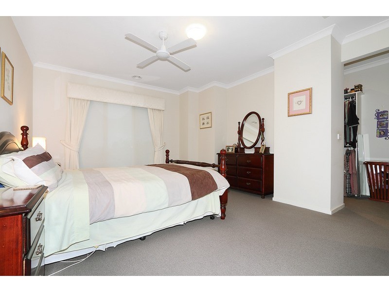 6 Landra Court, Berwick VIC 3806