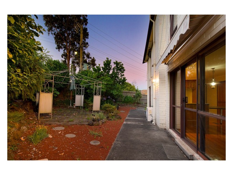 11 Kramer Drive, Berwick VIC 3806