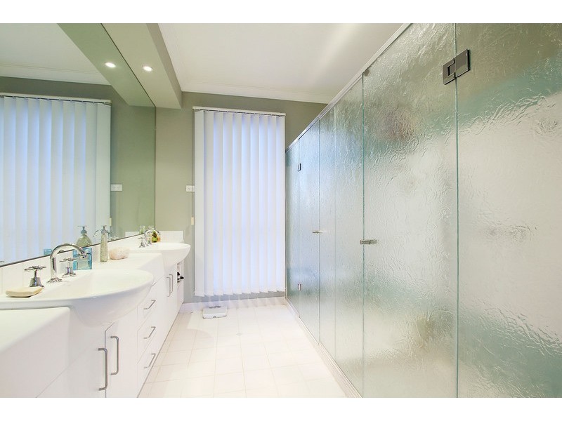 5 Cedarwood Crescent, Berwick VIC 3806