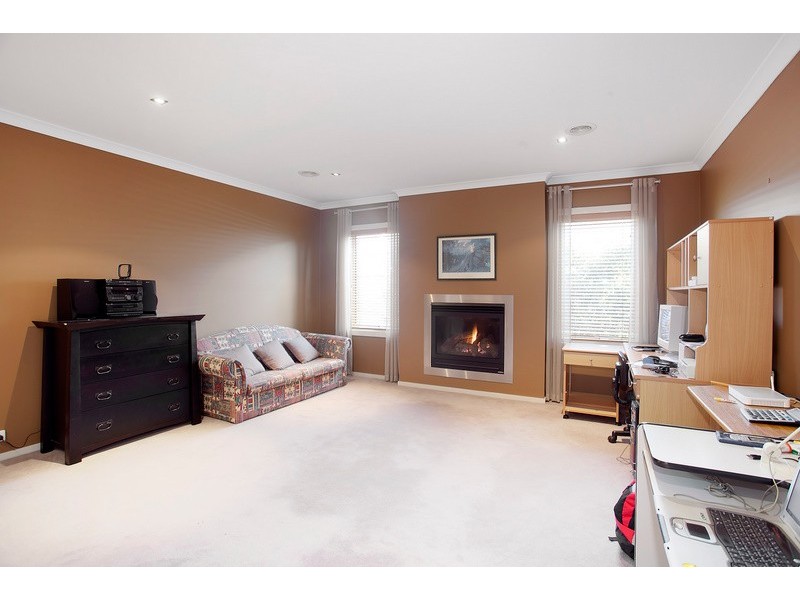 13 Geranium Court, Berwick VIC 3806