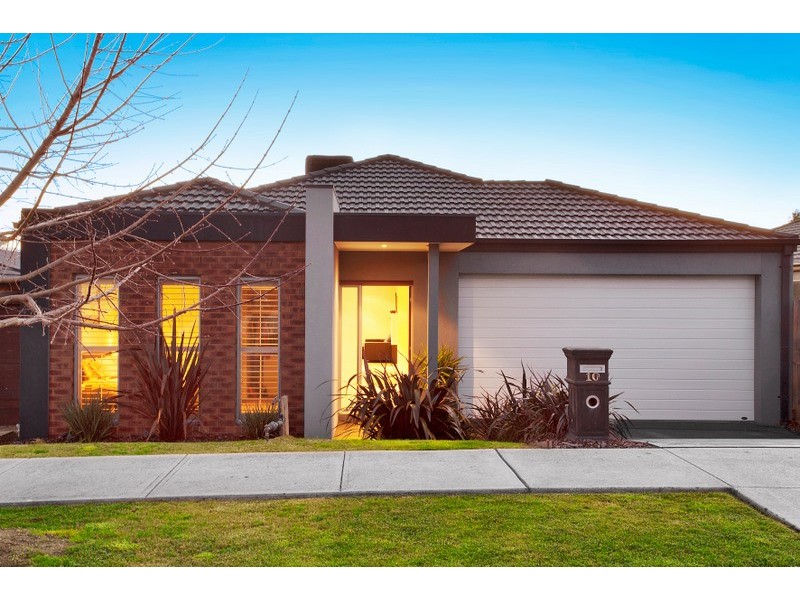 10 Tyrone Avenue, Pakenham VIC 3810