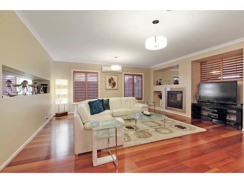 57 Cambridge Drive, Berwick VIC 3806